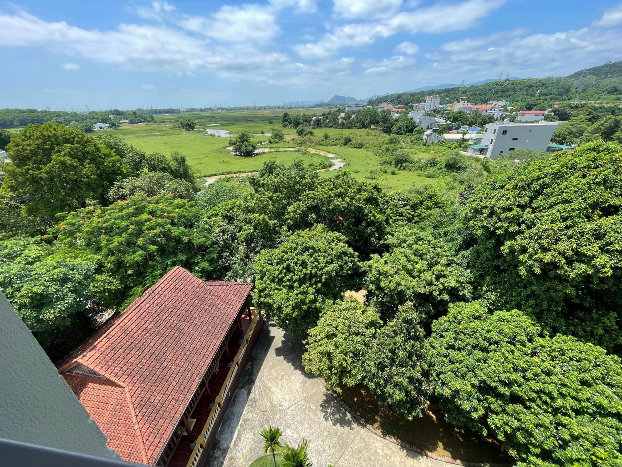 Thien Binh Hotel Hòa Bình Buitenkant foto