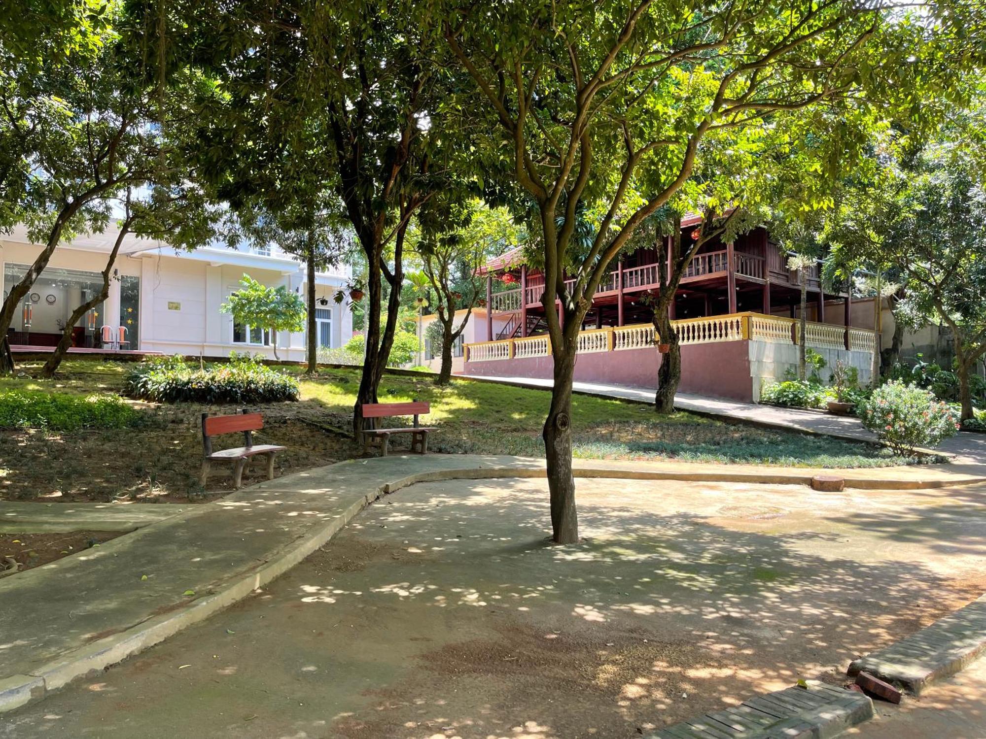 Thien Binh Hotel Hòa Bình Buitenkant foto